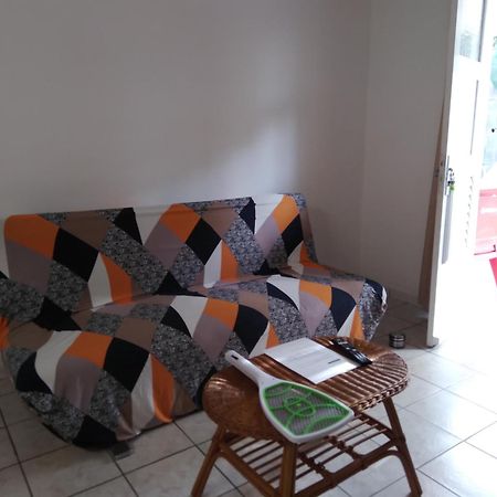 דירות לה קברה F2 Rez De Jardin Carbet מראה חיצוני תמונה